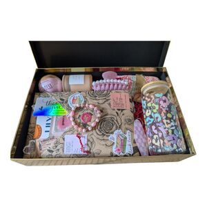 Blind Date With A Book Children's Mystery Gift Box Bundle Girls Edition 🎁🎁📚📚